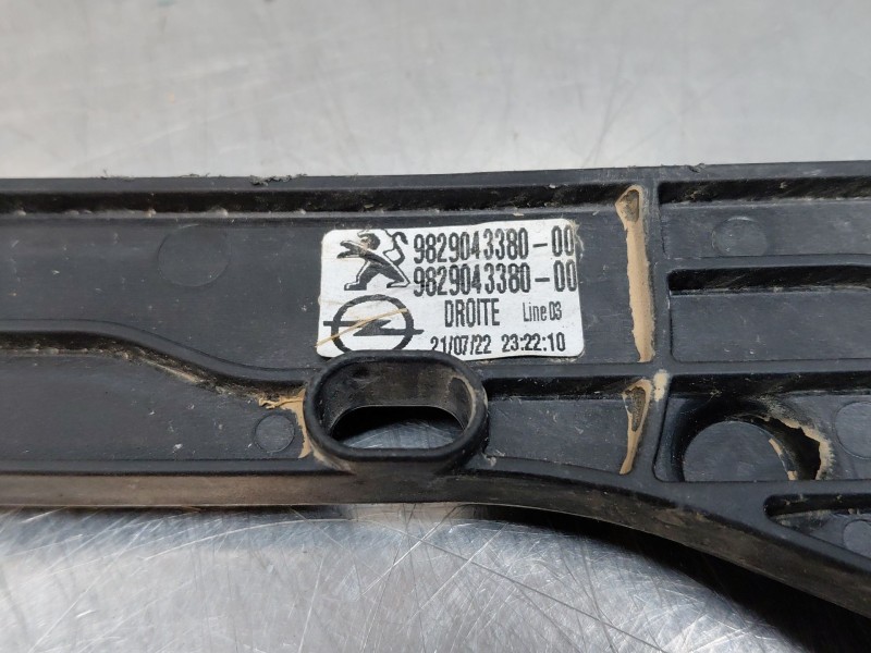 Recambio de elevalunas delantero derecho para peugeot 208 (p2) active pack referencia OEM IAM 9829043380  