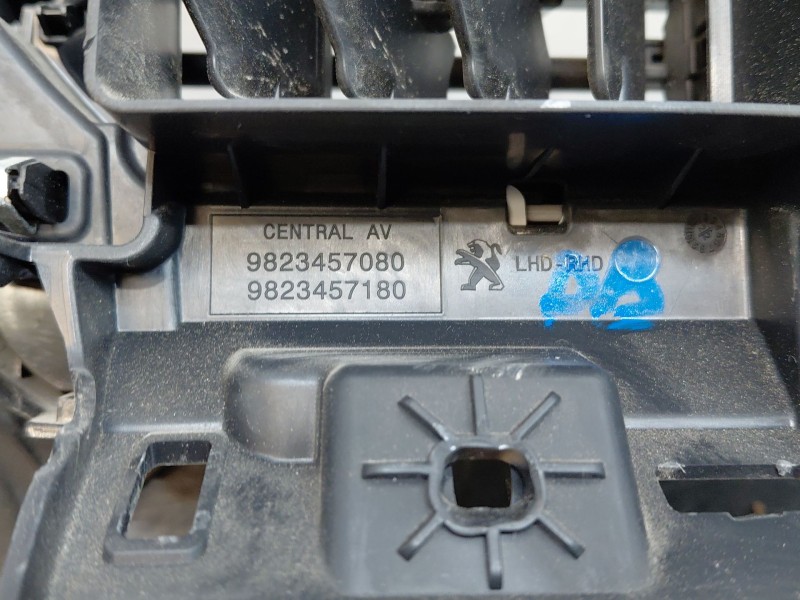Recambio de mando calefaccion / aire acondicionado para peugeot 208 (p2) active pack referencia OEM IAM 98432306XU  