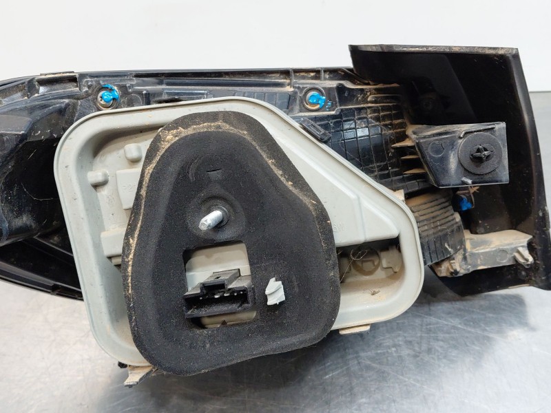 Recambio de piloto trasero derecho para peugeot 208 (p2) active pack referencia OEM IAM 9823216580  