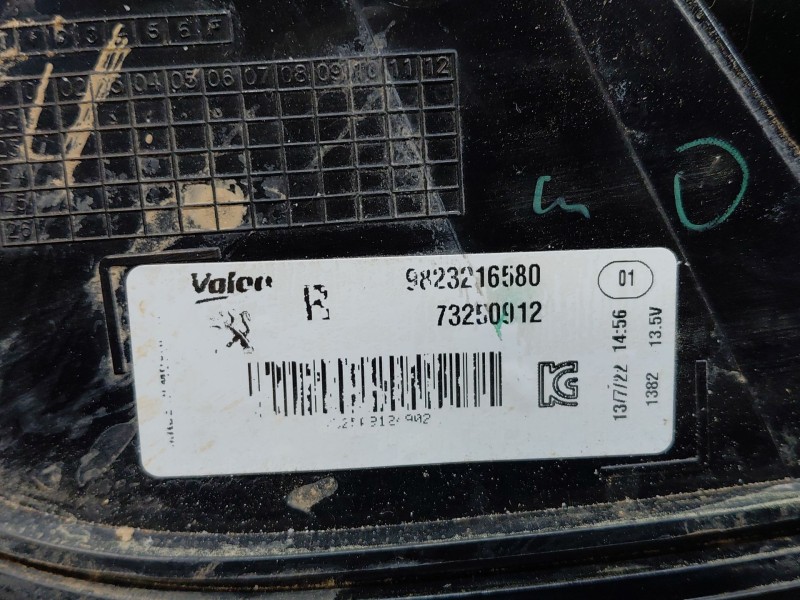 Recambio de piloto trasero derecho para peugeot 208 (p2) active pack referencia OEM IAM 9823216580  