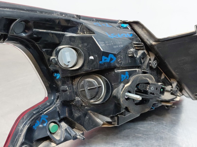 Recambio de piloto trasero derecho para peugeot 308 active referencia OEM IAM 9677817580  