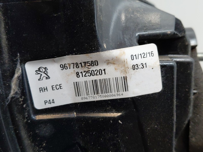 Recambio de piloto trasero derecho para peugeot 308 active referencia OEM IAM 9677817580  