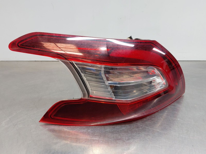 Recambio de piloto trasero izquierdo para peugeot 308 active referencia OEM IAM 9677817680  