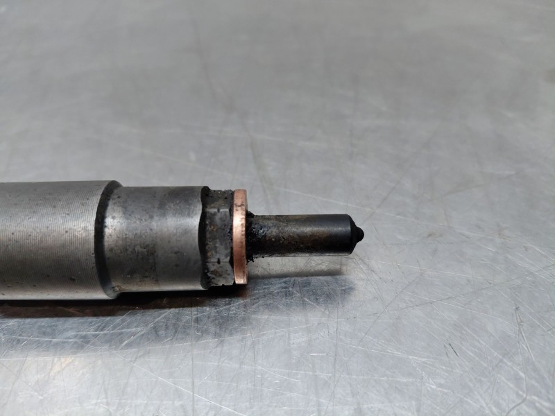 Recambio de inyector para opel zafira tourer selective referencia OEM IAM 95521531  