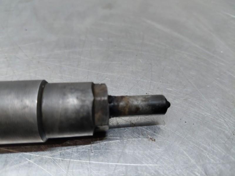 Recambio de inyector para opel zafira tourer selective referencia OEM IAM 95521531  