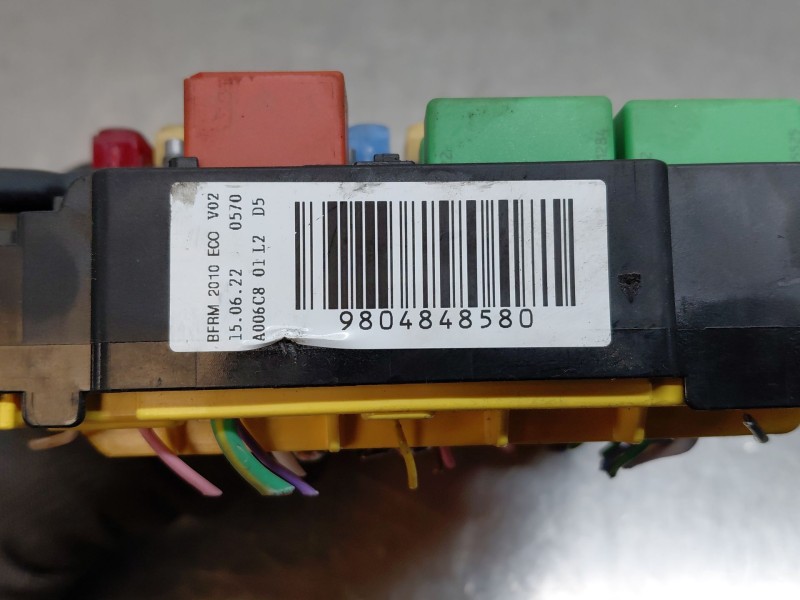 Recambio de caja reles / fusibles para peugeot 208 (p2) active pack referencia OEM IAM 9804848580  