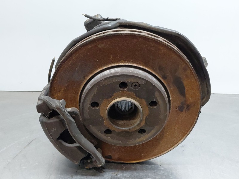 Recambio de mangueta delantera derecha para mercedes-benz clase b (w245) standard referencia OEM IAM A1693300820  