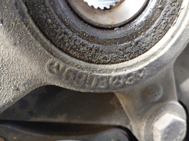 Recambio de mangueta delantera izquierda para mercedes-benz clase b (w245) standard referencia OEM IAM A1693300720  