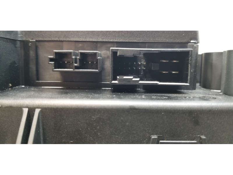 Recambio de caja precalentamiento para mercedes clase s (w221) berlina 420 / 450 cdi (221.028) referencia OEM IAM 2215400401  