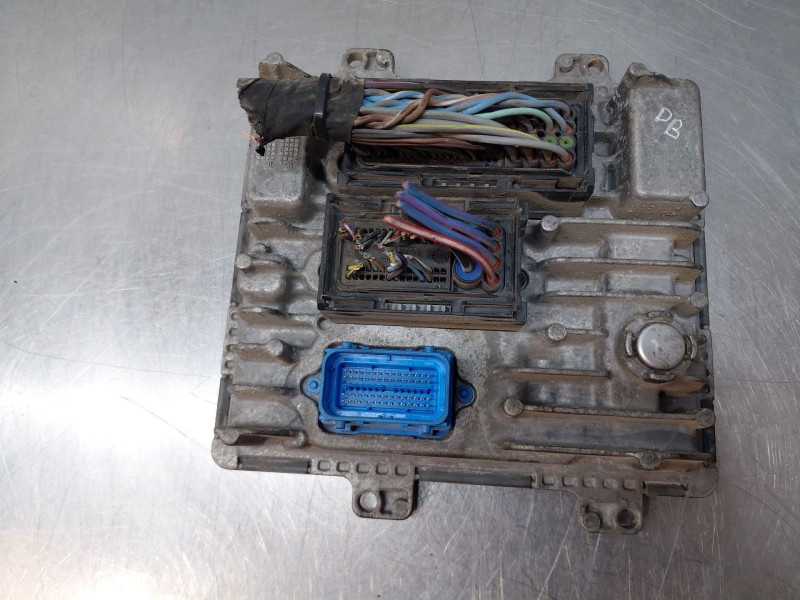 Recambio de centralita motor uce para opel zafira tourer selective referencia OEM IAM 55491248  