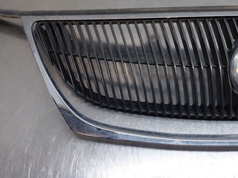 Recambio de rejilla delantera para lexus gs450h premium referencia OEM IAM 5311130A30  