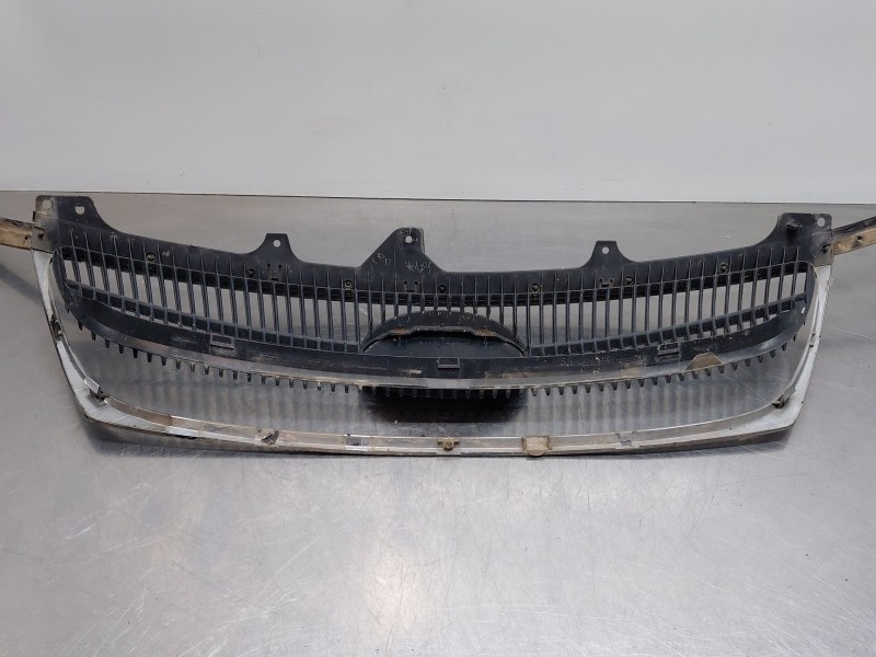 Recambio de rejilla delantera para lexus gs450h premium referencia OEM IAM 5311130A30  