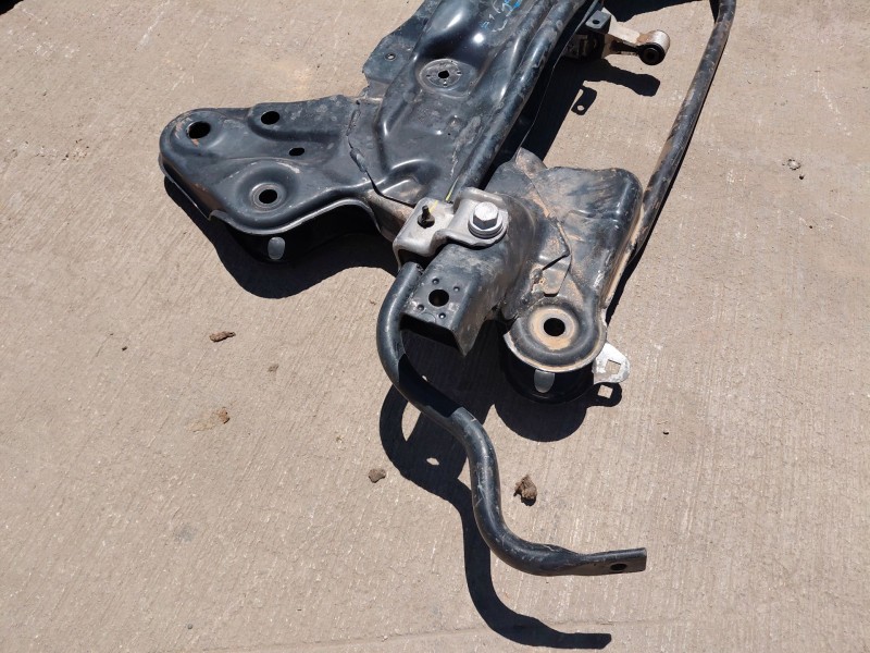 Recambio de puente delantero para citroën c3 puretech referencia OEM IAM 9807026580  