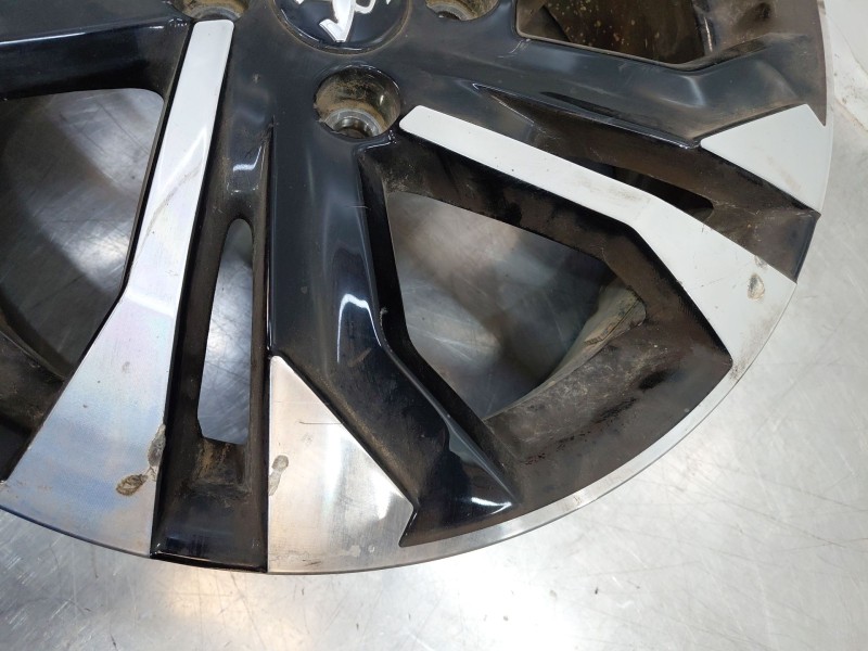 Recambio de llanta para peugeot 2008 (p2) bluehdi referencia OEM IAM   
