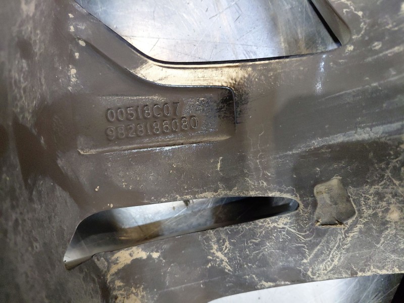 Recambio de llanta para peugeot 2008 (p2) bluehdi referencia OEM IAM   