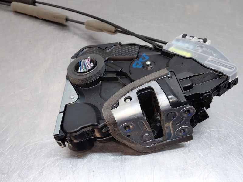 Recambio de cerradura puerta delantera izquierda para lexus ux (za10) essence referencia OEM IAM 6904076041  