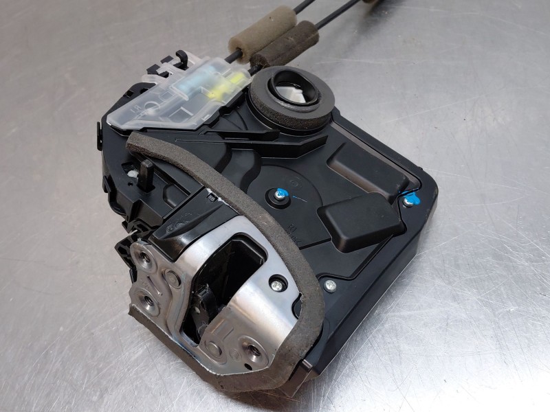 Recambio de cerradura puerta trasera derecha para lexus ux (za10) essence referencia OEM IAM 6905076021  