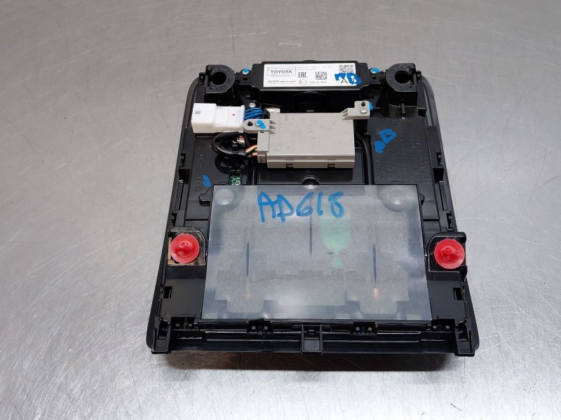 Recambio de luz interior para lexus ux (za10) essence referencia OEM IAM 867E133011  