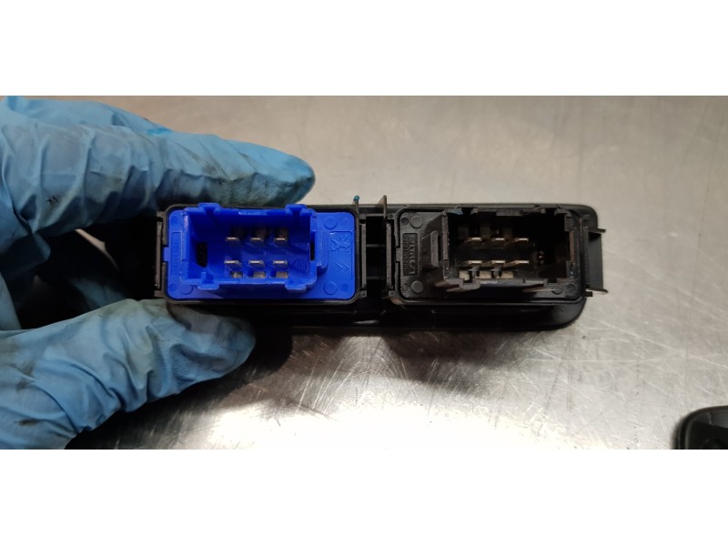 Recambio de mando elevalunas delantero izquierdo para citroen c-elysée feel referencia OEM IAM 96766663ZD   Recambio de mando elevalunas delantero izquierdo para citroen c-elysée feel referencia OEM IAM 96766663ZD