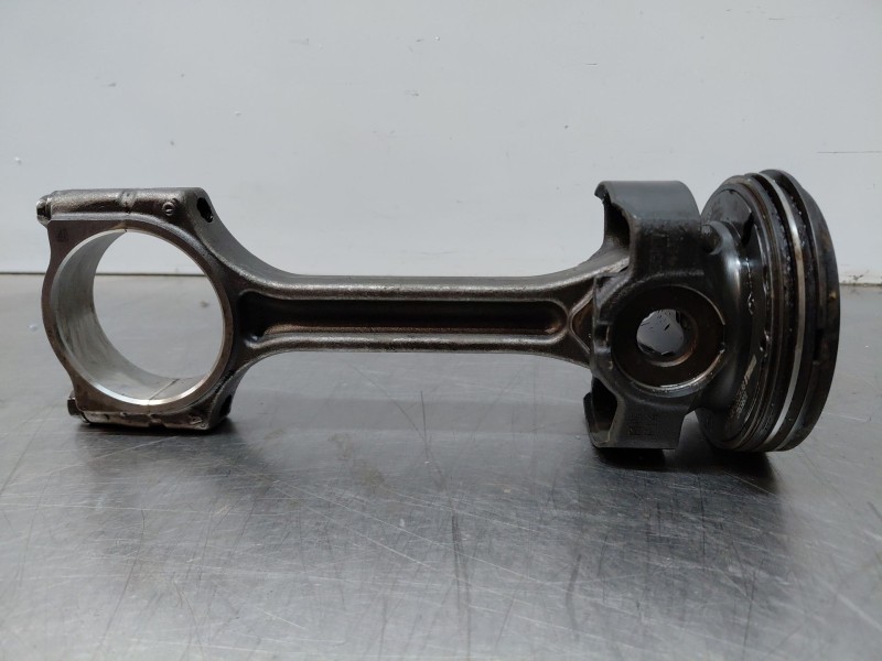 Recambio de biela para nissan navara pick-up (np300) 4x4 referencia OEM IAM 1210000Q2B  