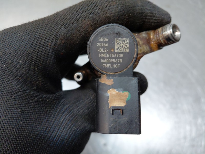 Recambio de inyector para nissan navara pick-up (np300) 4x4 referencia OEM IAM 1660900Q0E 166009567R 