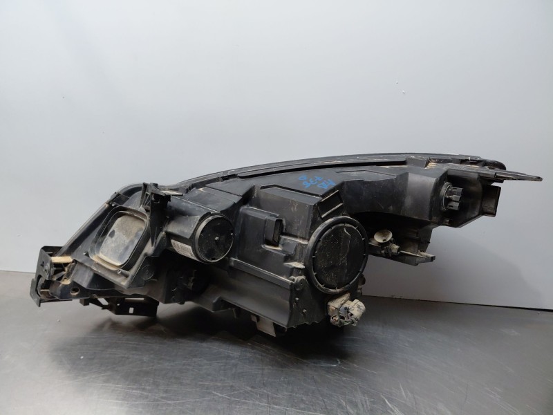 Recambio de faro derecho para opel zafira tourer selective referencia OEM IAM 39009022 13399859 