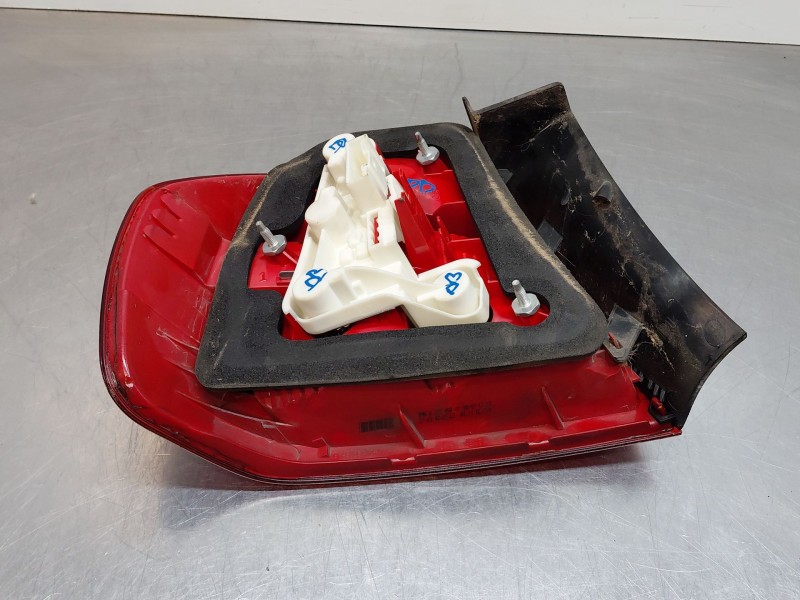 Recambio de piloto trasero derecho para bmw 3 (e90) 320 d referencia OEM IAM 63216937458  