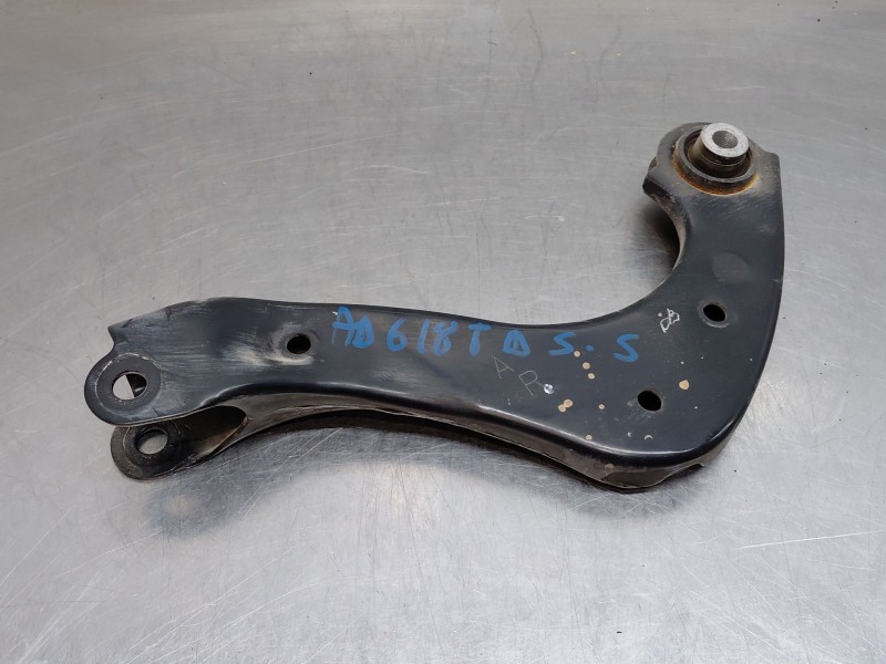 Recambio de brazo suspension superior trasero derecho para lexus ux (za10) essence referencia OEM IAM 4877076010  
