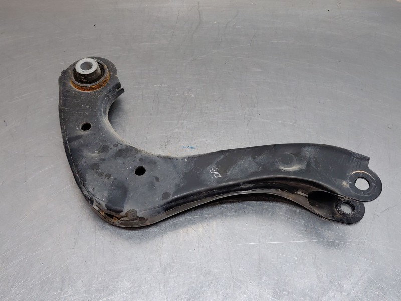 Recambio de brazo suspension superior trasero derecho para lexus ux (za10) essence referencia OEM IAM 4877076010  