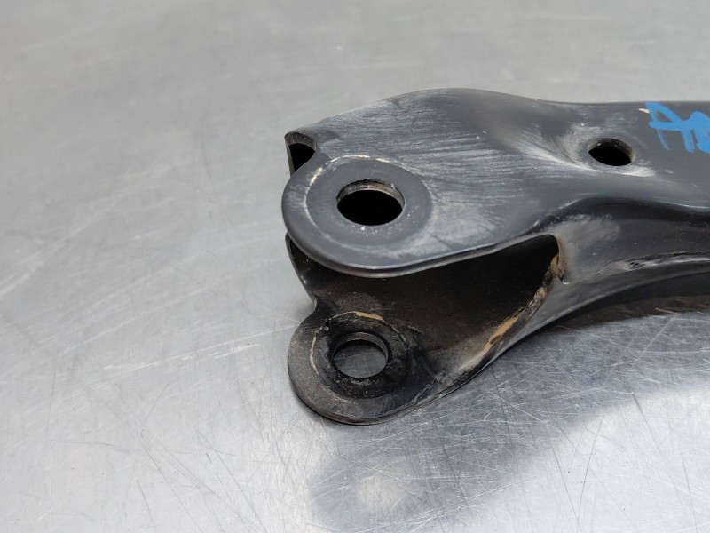 Recambio de brazo suspension superior trasero derecho para lexus ux (za10) essence referencia OEM IAM 4877076010  