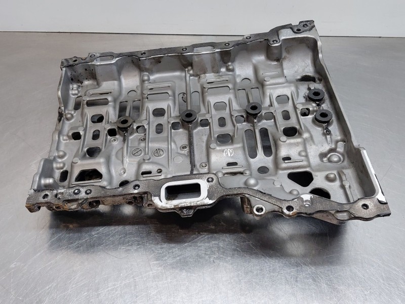 Recambio de sobrecarter para mercedes-benz vito mixto (447) combi referencia OEM IAM A6540100111  
