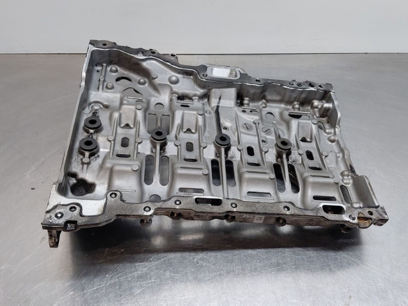 Recambio de sobrecarter para mercedes-benz vito mixto (447) combi referencia OEM IAM A6540100111  