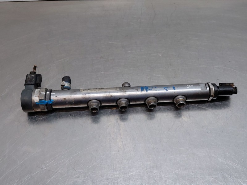Recambio de rampa inyectora para mercedes-benz vito mixto (447) combi referencia OEM IAM A6540700095 A6540780049 