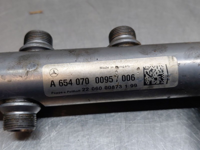 Recambio de rampa inyectora para mercedes-benz vito mixto (447) combi referencia OEM IAM A6540700095 A6540780049 