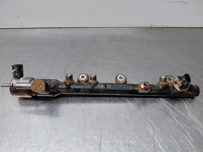 Recambio de rampa inyectora para nissan navara pick-up (np300) 4x4 referencia OEM IAM 175211218R  