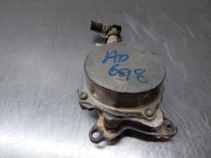 Recambio de depresor freno / bomba vacio para nissan navara pick-up (np300) 4x4 referencia OEM IAM 146508418R  