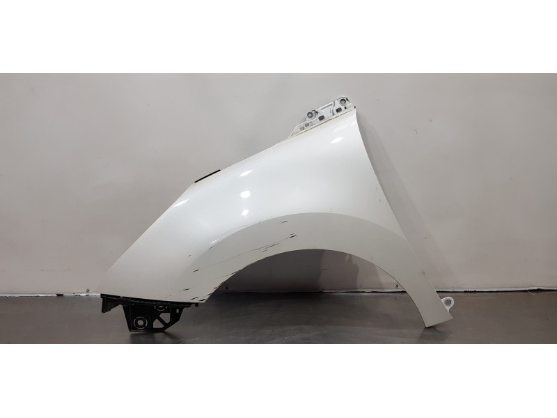 Recambio de aleta delantera izquierda para peugeot 5008 allure referencia OEM IAM 7119PN  