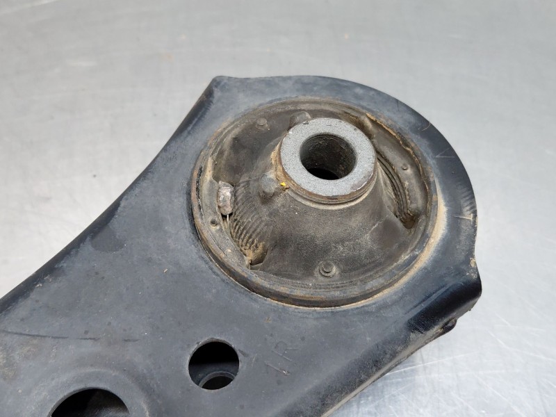 Recambio de brazo suspension inferior delantero derecho para lexus ux (za10) essence referencia OEM IAM 4806876010  
