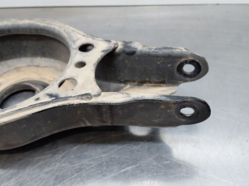 Recambio de brazo suspension inferior trasero derecho para lexus ux (za10) essence referencia OEM IAM 4873047010  