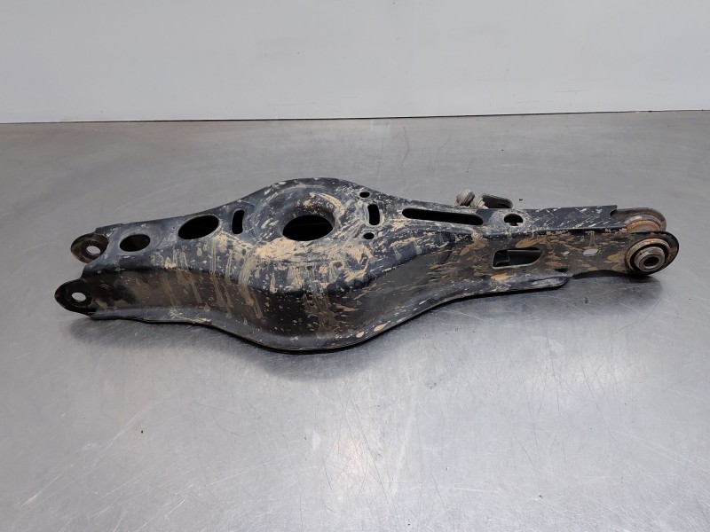 Recambio de brazo suspension inferior trasero izquierdo para lexus ux (za10) essence referencia OEM IAM 4873047010  