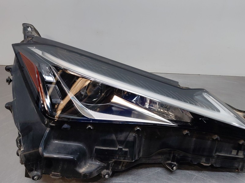 Recambio de faro derecho para lexus ux (_aa1_, _ah1_, _ma1_) 200 (mzaa10) referencia OEM IAM 8114576240  