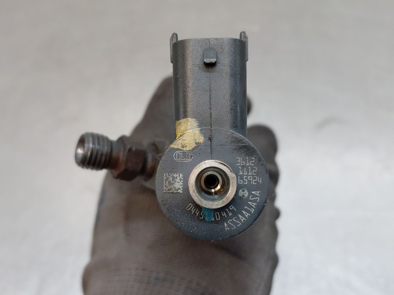 Recambio de inyector para jeep renegade suv (bu, b1, bv) 2.0 crd 4x4 referencia OEM IAM 0445110419  