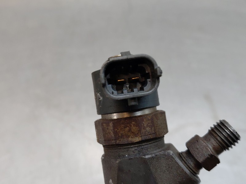 Recambio de inyector para jeep renegade suv (bu, b1, bv) 2.0 crd 4x4 referencia OEM IAM 0445110419  