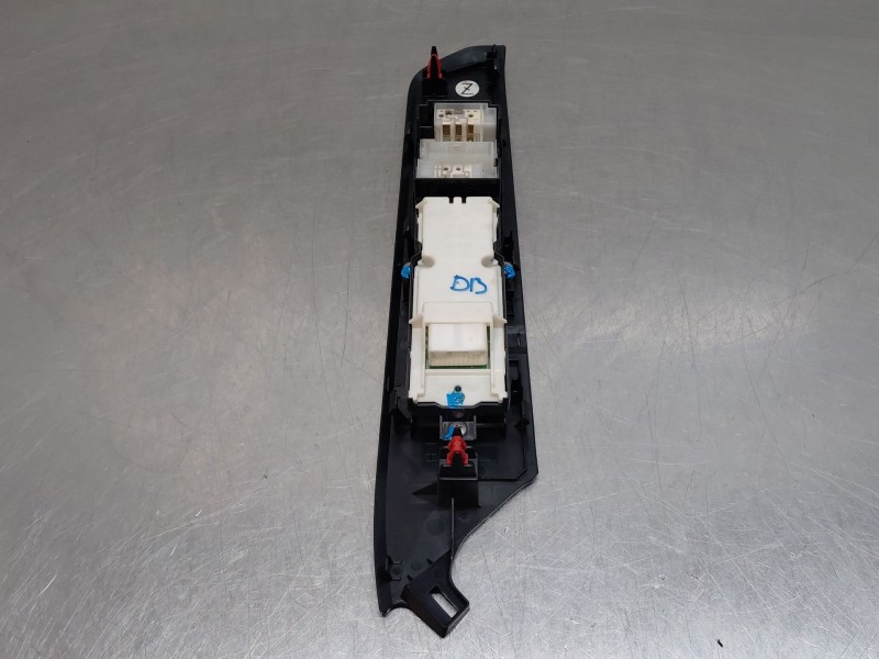 Recambio de mando elevalunas delantero izquierdo para lexus ux (_aa1_, _ah1_, _ma1_) 200 (mzaa10) referencia OEM IAM   