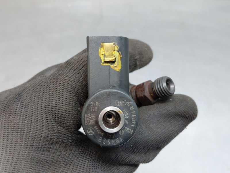 Recambio de inyector para mercedes-benz vito caja cerrada 6.03  furgon referencia OEM IAM A6470700087  
