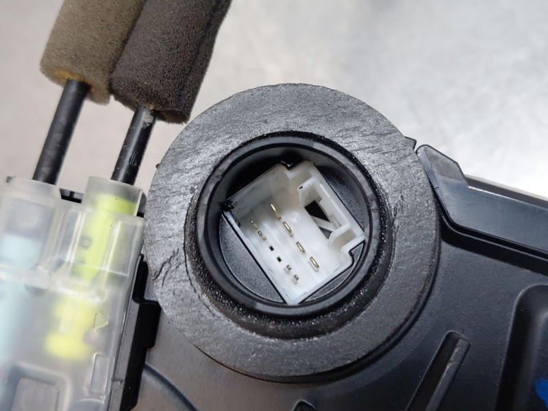 Recambio de cerradura puerta trasera derecha para lexus ux (_aa1_, _ah1_, _ma1_) 200 (mzaa10) referencia OEM IAM   