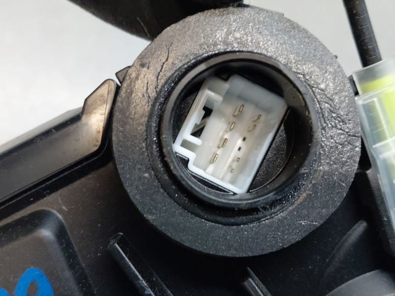 Recambio de cerradura puerta trasera izquierda para lexus ux (_aa1_, _ah1_, _ma1_) 200 (mzaa10) referencia OEM IAM   