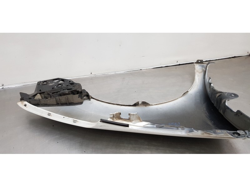 Recambio de aleta delantera izquierda para peugeot 5008 allure referencia OEM IAM 7119PN  