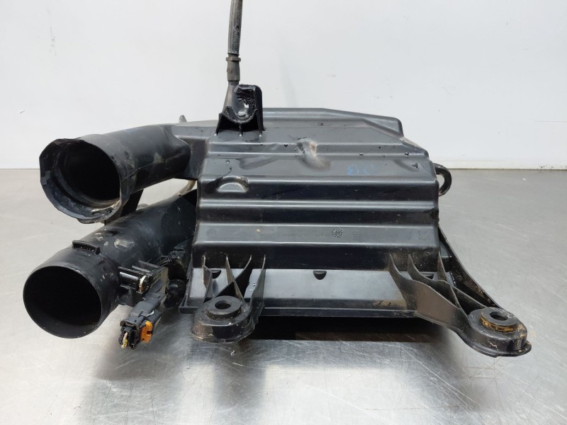 Recambio de filtro aire para peugeot 308 acces referencia OEM IAM 9806561080  