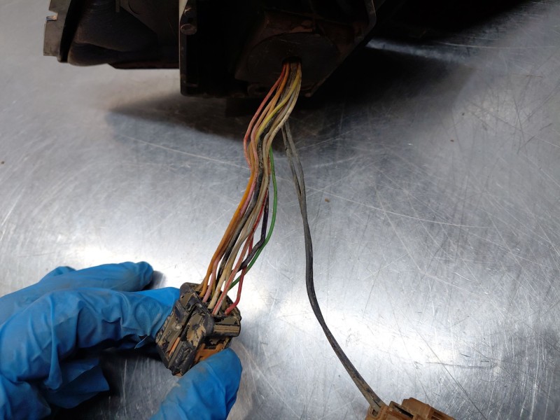Recambio de retrovisor derecho para peugeot 308 acces referencia OEM IAM 1611508780  